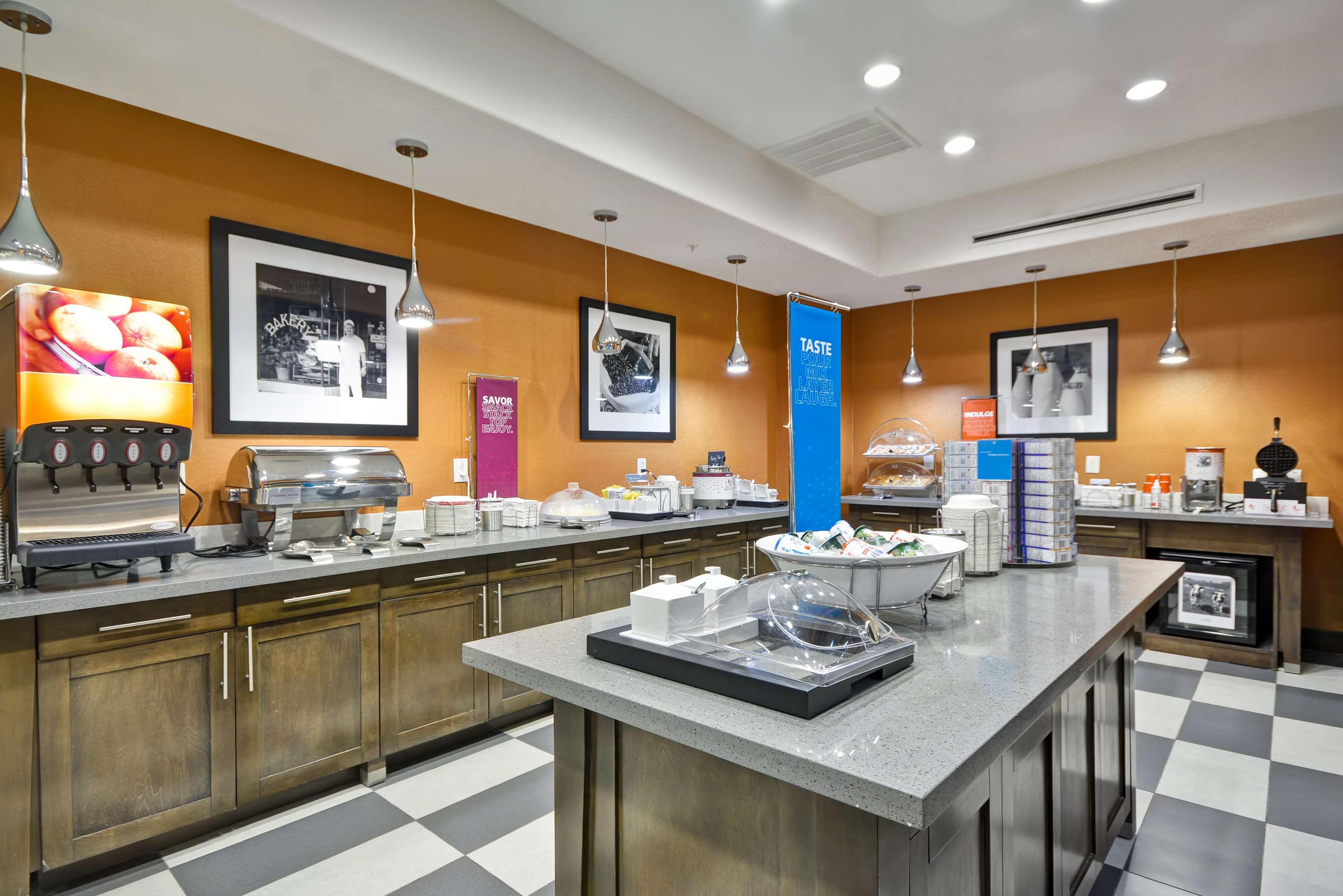 Hampton Inn Kenedy Εξωτερικό φωτογραφία
